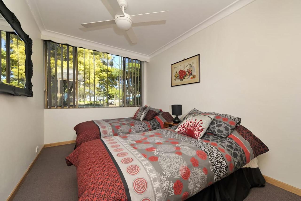 Gorgeous Harbourside Apartment Soldiers Point